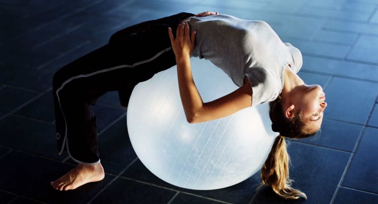 Exercises on the fitball for osteochondrosis